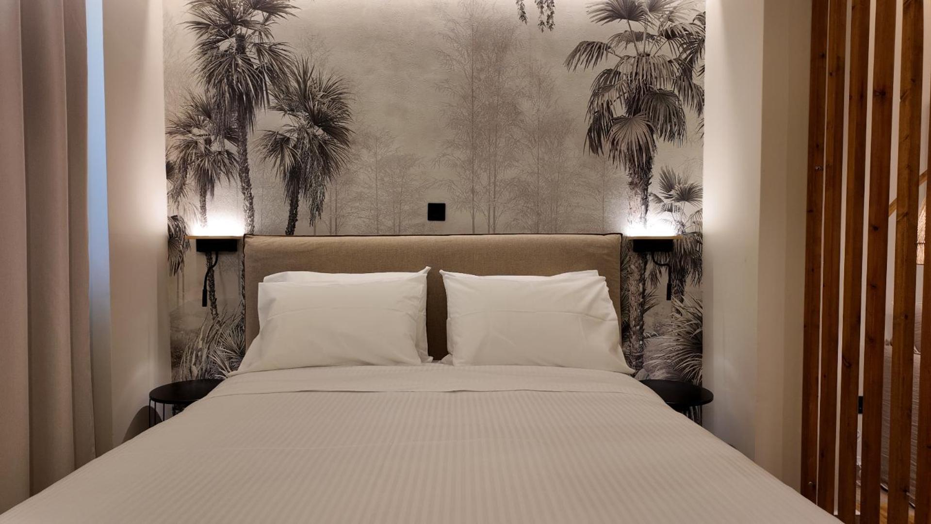 Studio Apartment King Bed