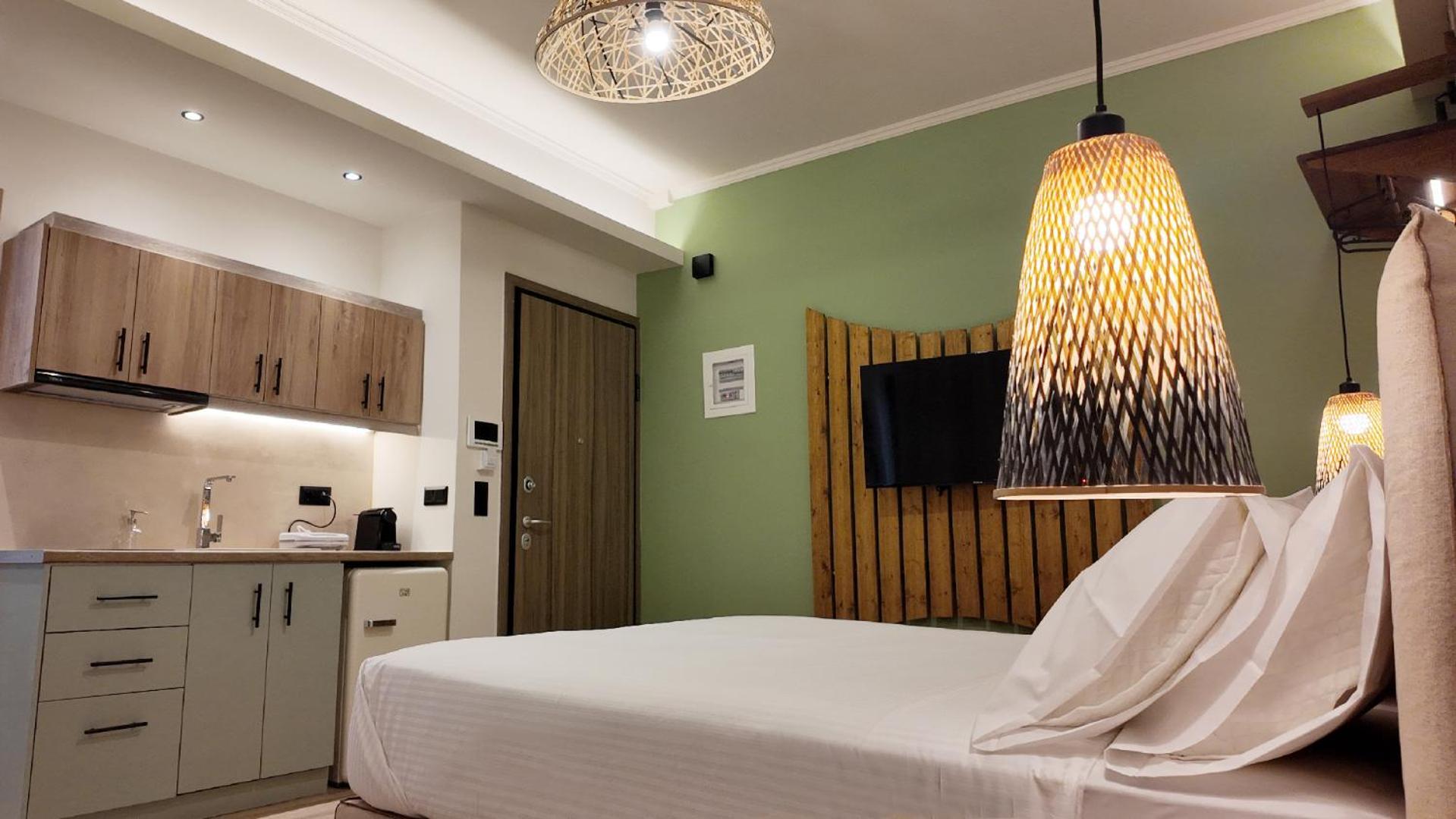 Studio Apartment King Bed